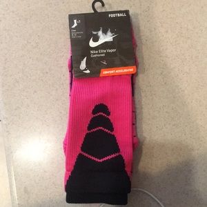 Nike elite vapor cushioned football socks, pink!